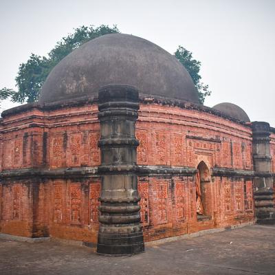 সুরা মসজিদ: বাংলাদেশের মুসলিম স্থাপত্যের অনন্য নিদর্শন